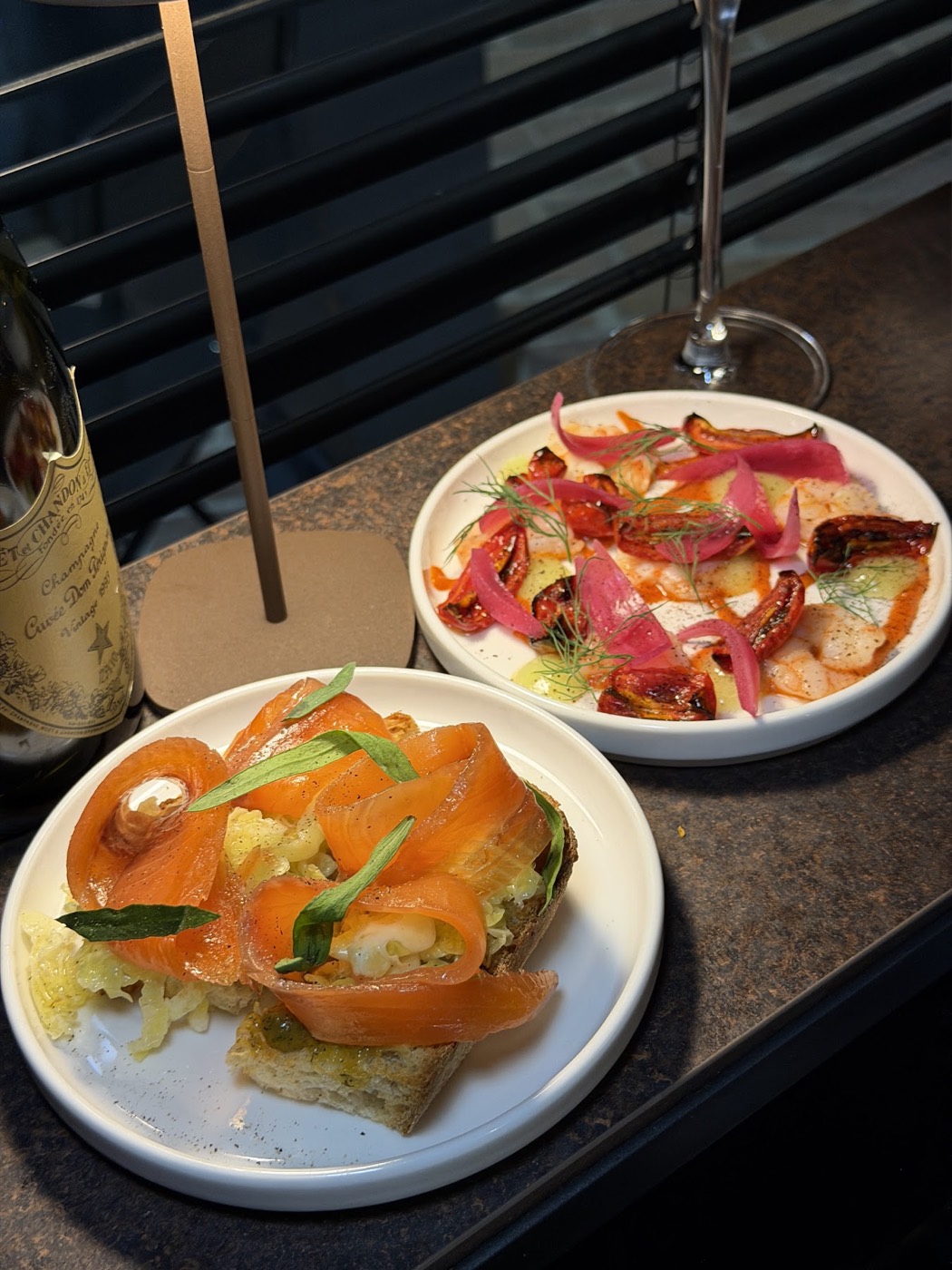 Tapas con salmone e carpaccio